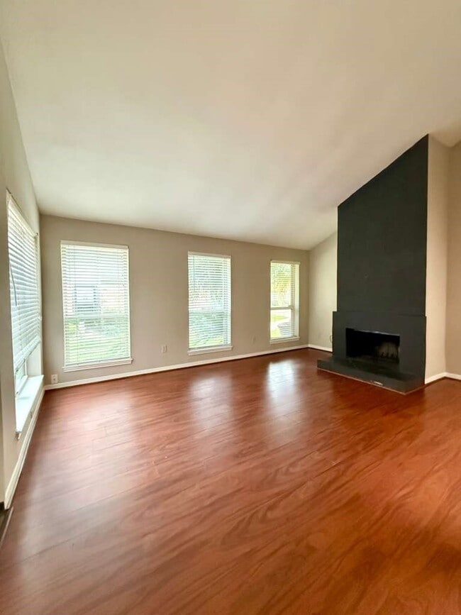 Photo - 9353 Westwood Village Dr Unit 42