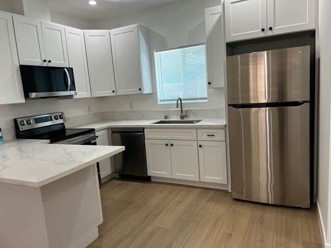 Photo - 10717 Amestoy Ave