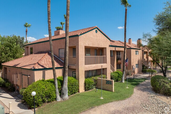 Emerald Pointe Apartments
