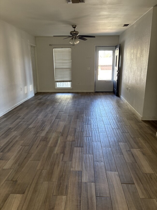 Photo - 121 N Meadow St