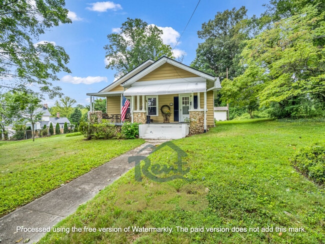 Photo - 521 N Oak St