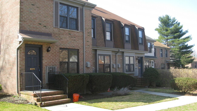 Photo - 181 Long Hill Rd Townhome