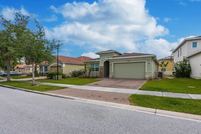 Photo - 1367 NW Leonardo Cir