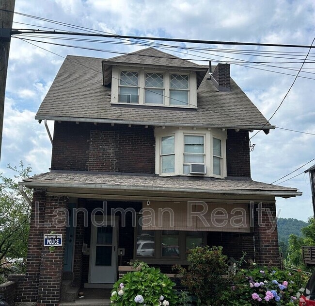 Building Photo - 319 3rd St Rental