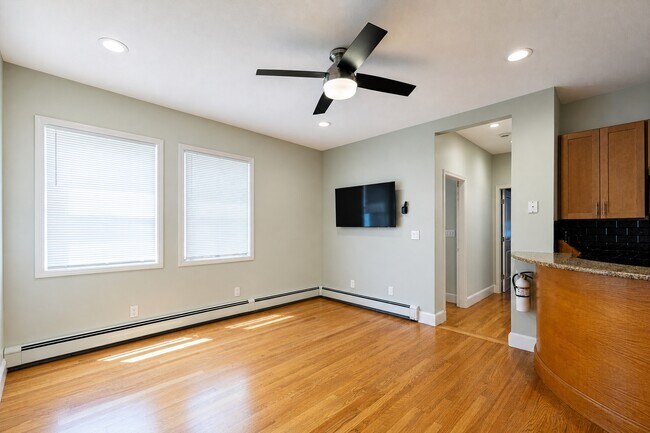 Photo - 77 Easton St Unit 3
