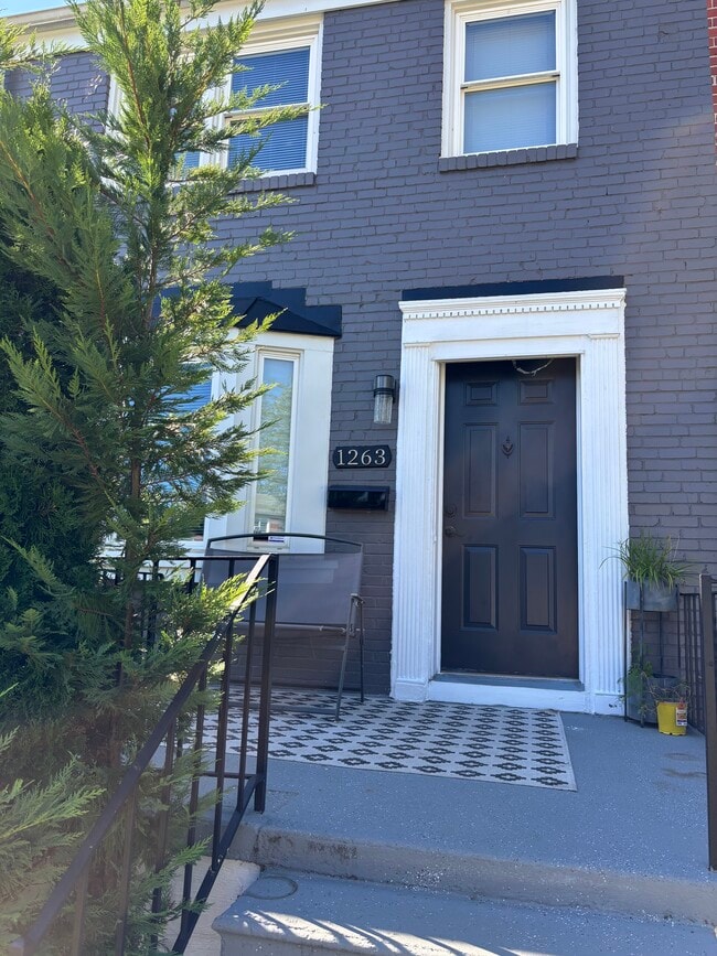 Building Photo - 1263 Walker Ave Rental