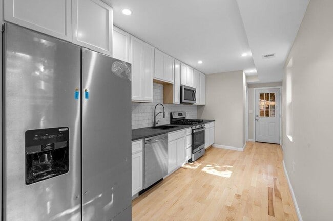 Photo - 707 S Bethel St