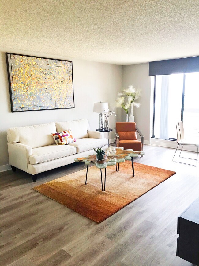 Dunton Tower Apartments Arlington Heights, IL