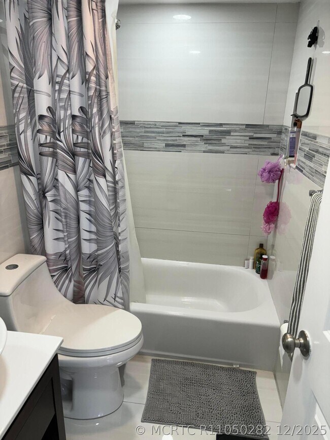 Photo - 896 SW 9th St Cir