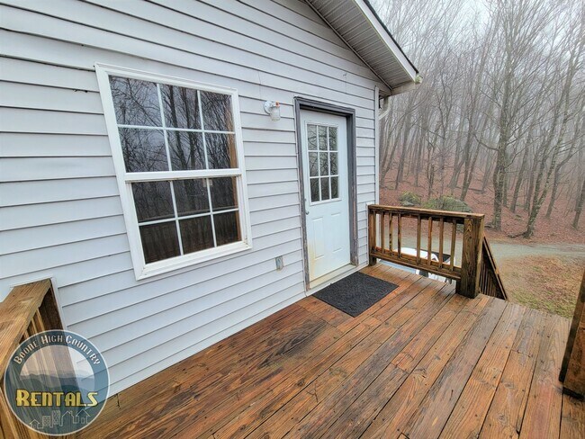 Photo - 387 Sugarloaf Rd Unit 387 Sugarloaf Rd - Upper