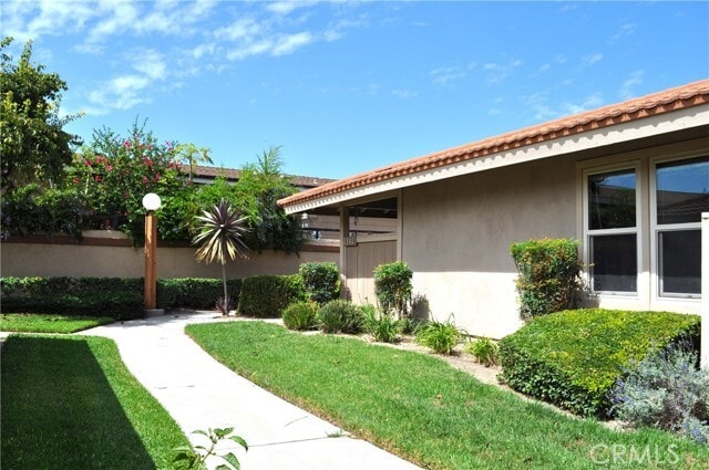 Photo - 2142 Foxglove Rd