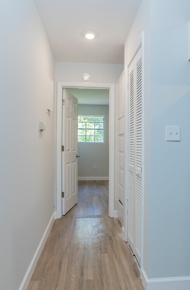 Photo - Prospect on the Avenue