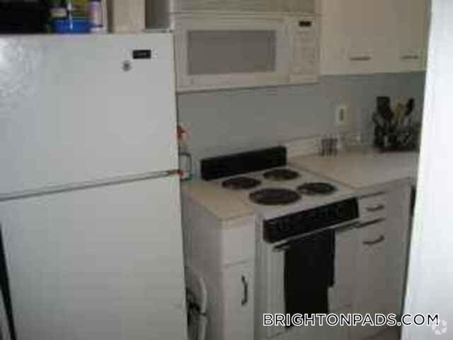 Building Photo - 1665 Commonwealth Ave Rental