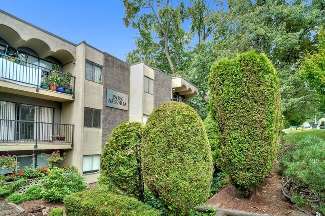 Park Astoria Apartments