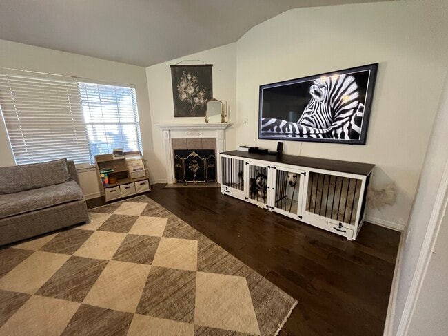Photo - 98 Rosebud Cir