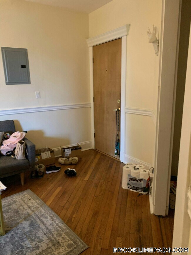 Photo - 352 Riverway Apartment Unit 4