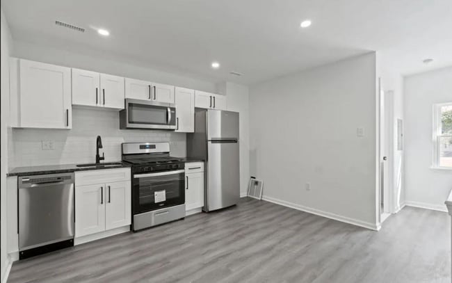 Building Photo - 4149 Lancaster Ave Unit 1st Floor