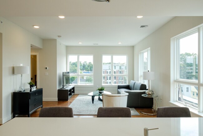 1 Everett St