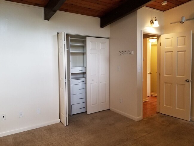 Photo - Seven Thirty, LLC (745) Unidad 745 #1