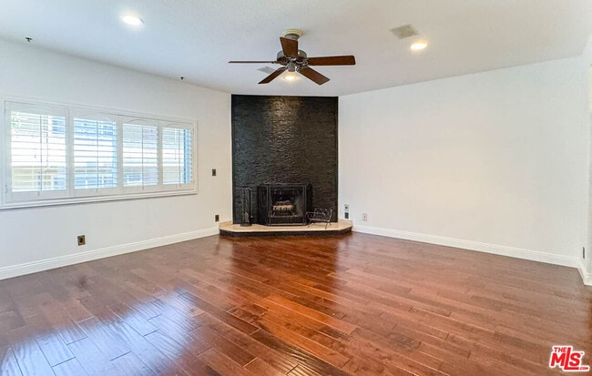 Photo - 4355 Ventura Canyon Ave Unidad 103