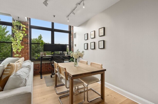Photo - 150 Orleans St Unit 205