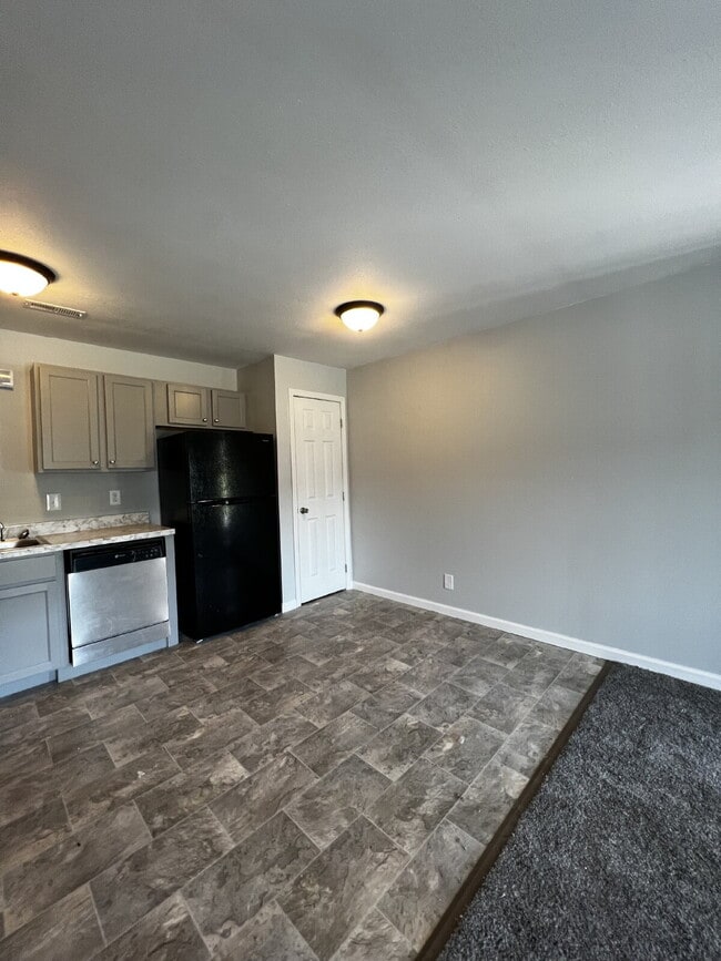 Photo - 374 JACK MILLER BLVD UNIT G - 2 Bd-1 BA Within 3 Miles to FT. Campbell's Main Gate!!!