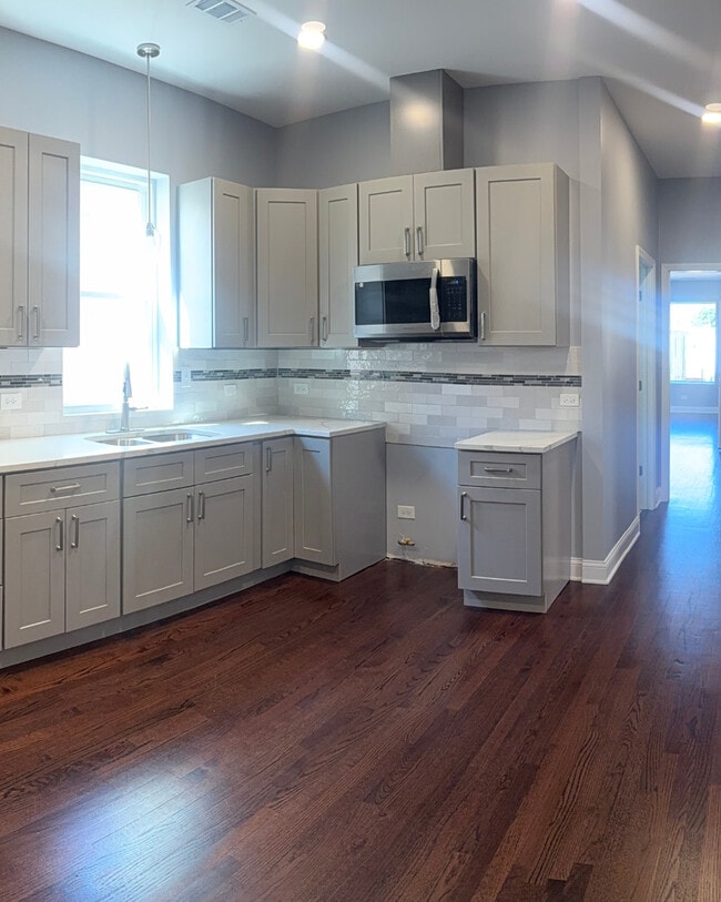 Photo - 2427 N Lowell Ave