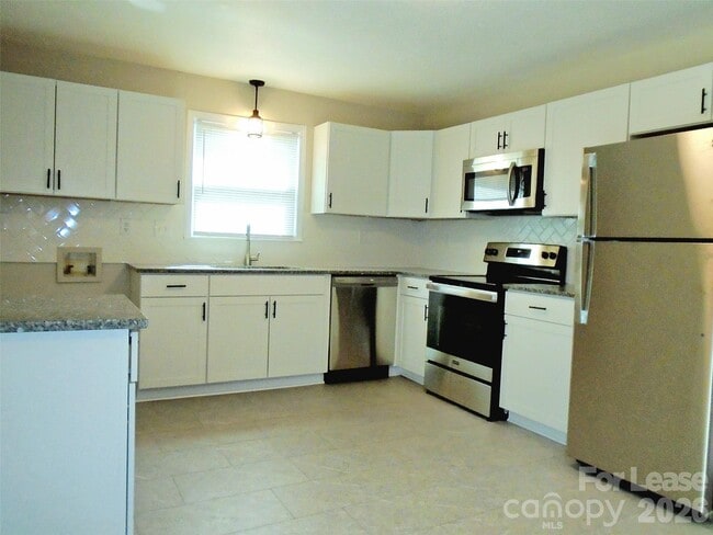 Photo - 1014 Penrose Ln