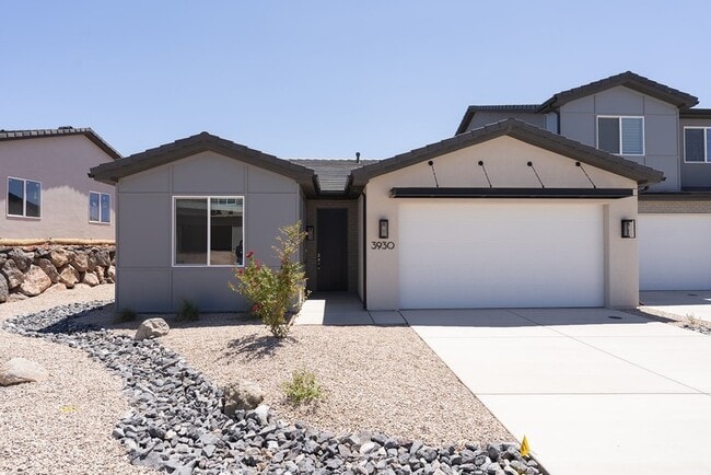 Building Photo - 3930 Razor Dr