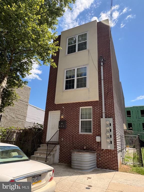 Building Photo - 1407 N Bouvier St Unit 1