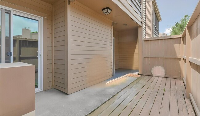 Photo - 10555 Turtlewood Ct Unit 2104