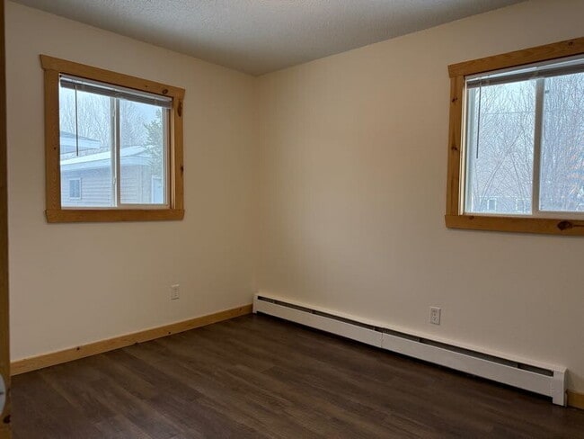 Photo - 625 2nd Ave W