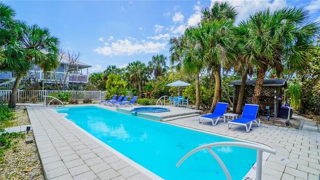 13 BayShore Cir