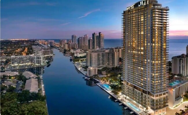 Building Photo - 4010 S Ocean Dr Unit R304