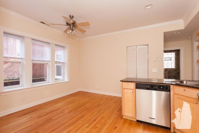 3244 N Clifton, Unit 3252-W1, Chicago, IL 60657 - 3243 N Clifton Ave Apartment