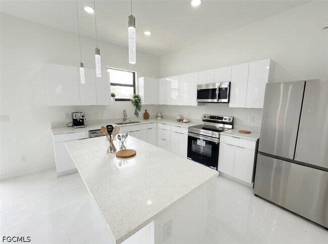 2325 NW 37th Pl