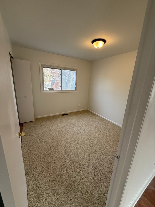 Photo - 241 Dakota St