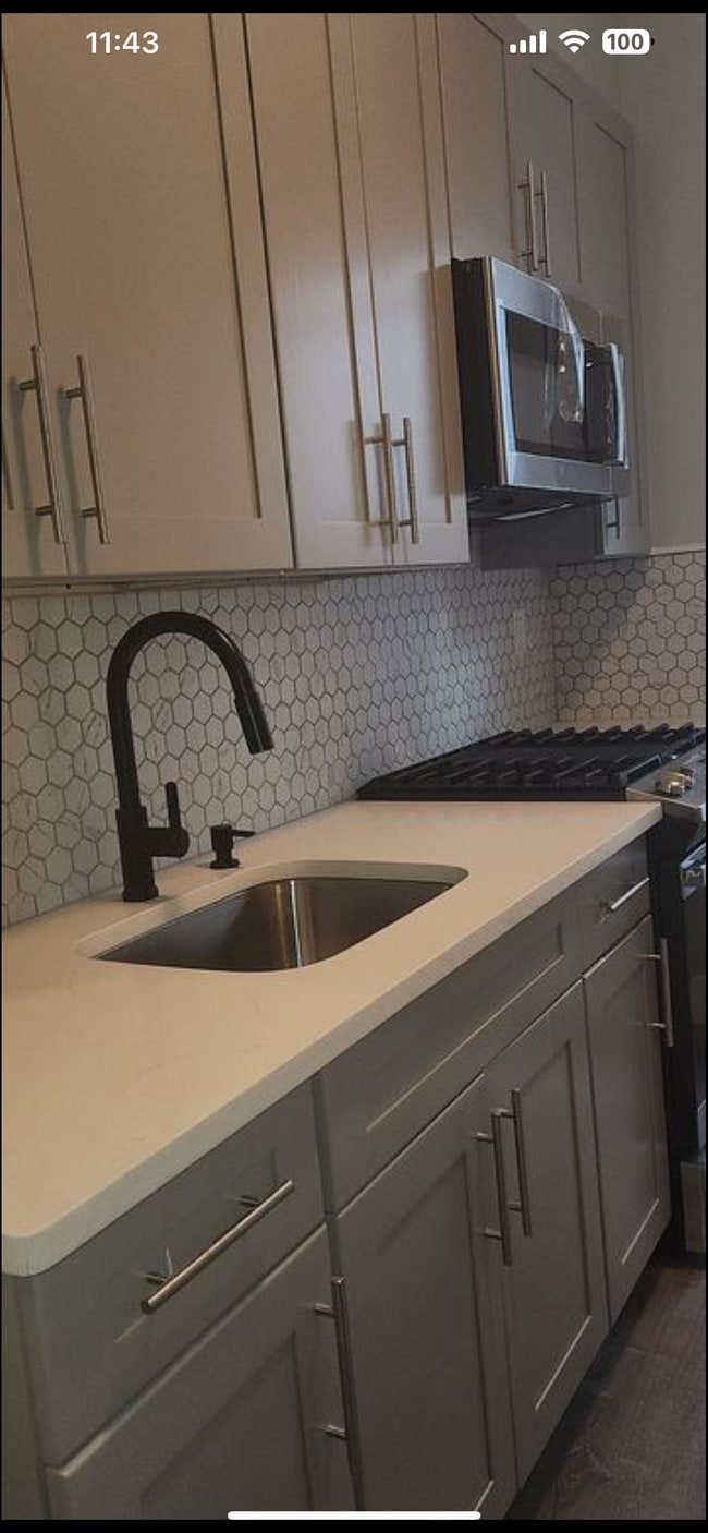 Photo - 231 Martense St Unidad 2F