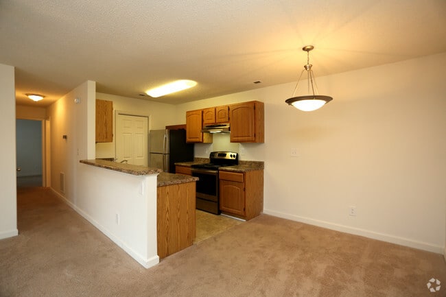 Eat In Kitchen - The Oaks of Dunlop Farms