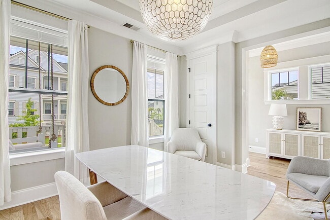 Photo - 1636 Juliana St