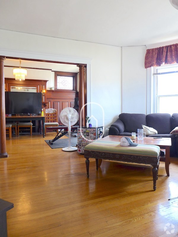 Building Photo - 11 University Rd Unit 3 Rental