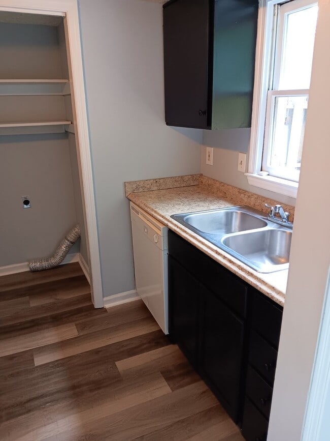 Photo - 515 35th Ave N