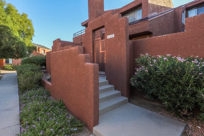 4021 N Weimer Pl Unidad 13