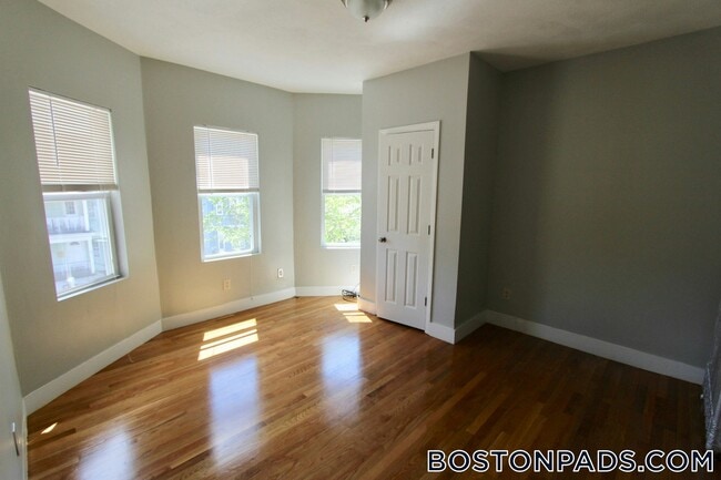 Photo - 94 E Cottage St Unit 2