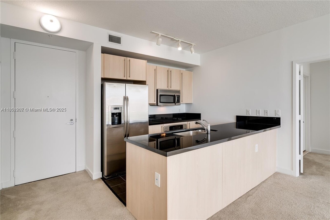 Photo - 79 SW 12th St Unidad 3103-S Rental