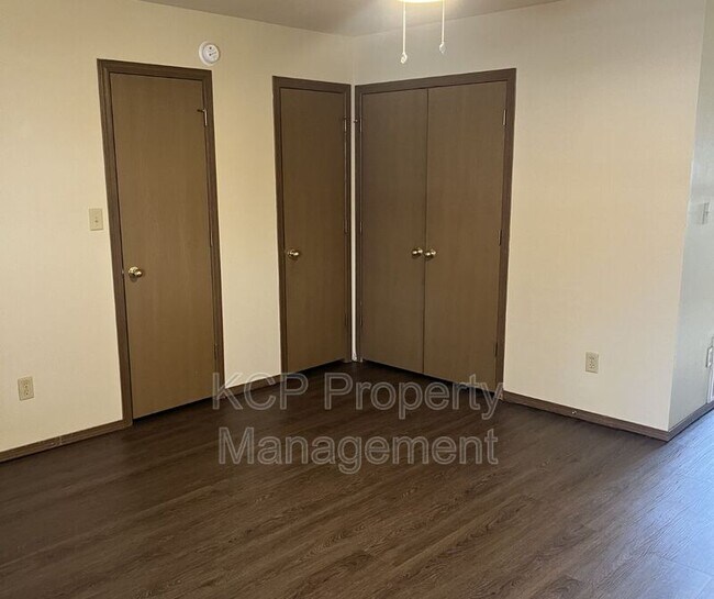 Photo - 3210 Phoenix Ave