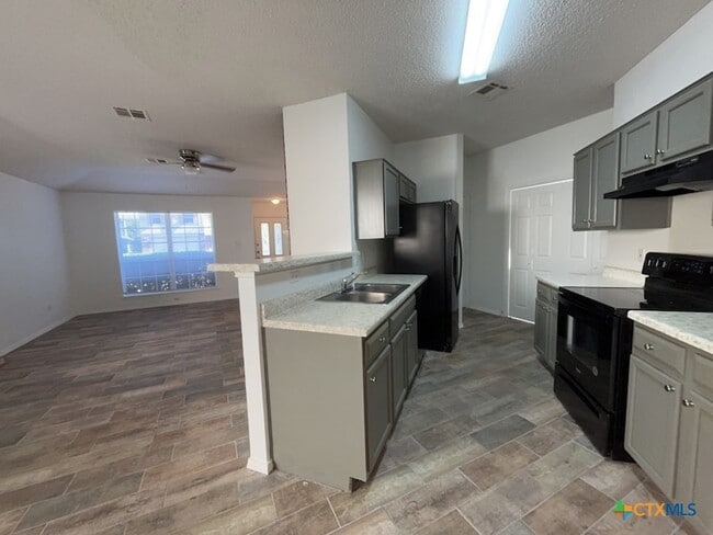2304 Garrett Dr