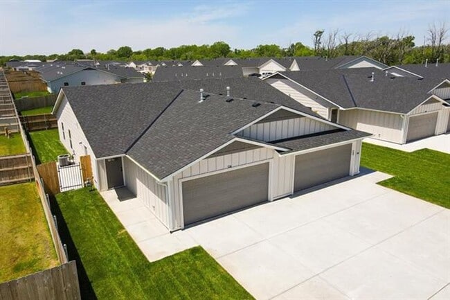 Photo - 554-556 W. 50th Ct. S. Unit 554 W. 50th Ct. S.