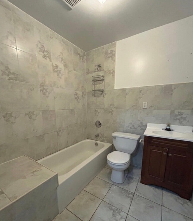 Photo - 747 Lexington Ave