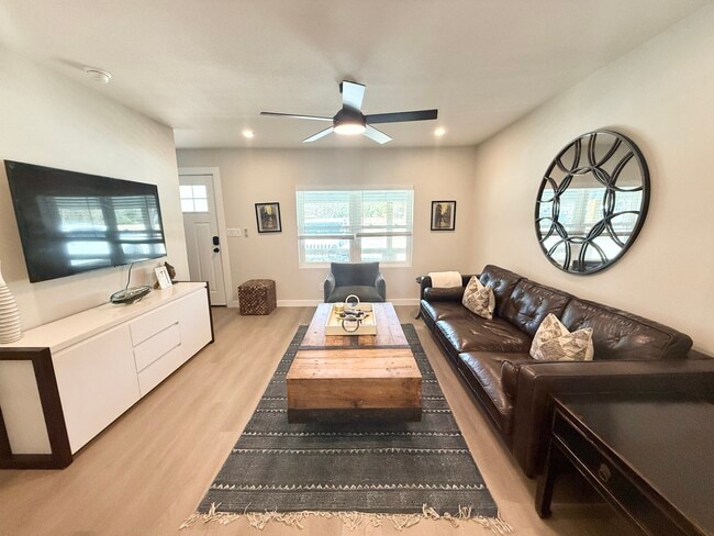 Building Photo - 201 S Mitchell St